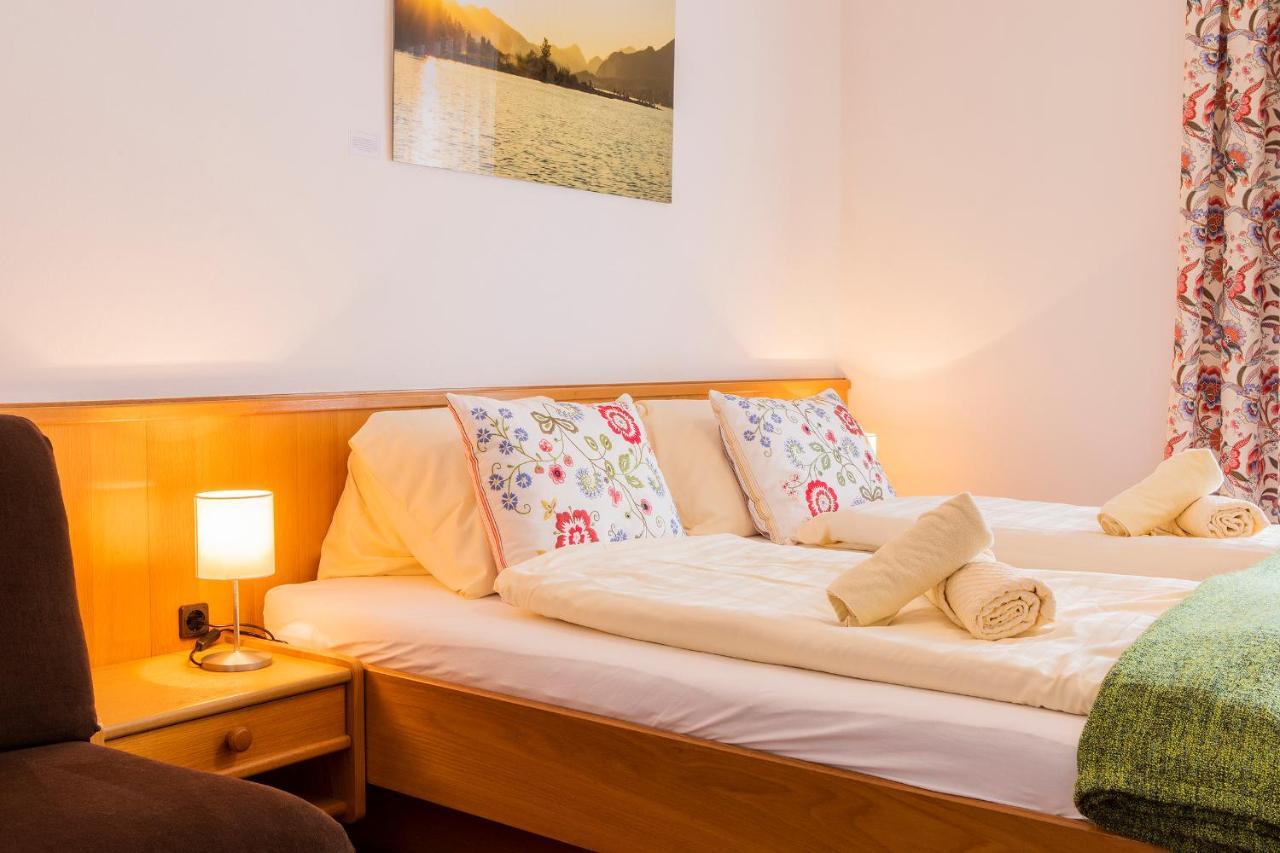 Hotel Garni Weberhausl 施特罗布尔 外观 照片