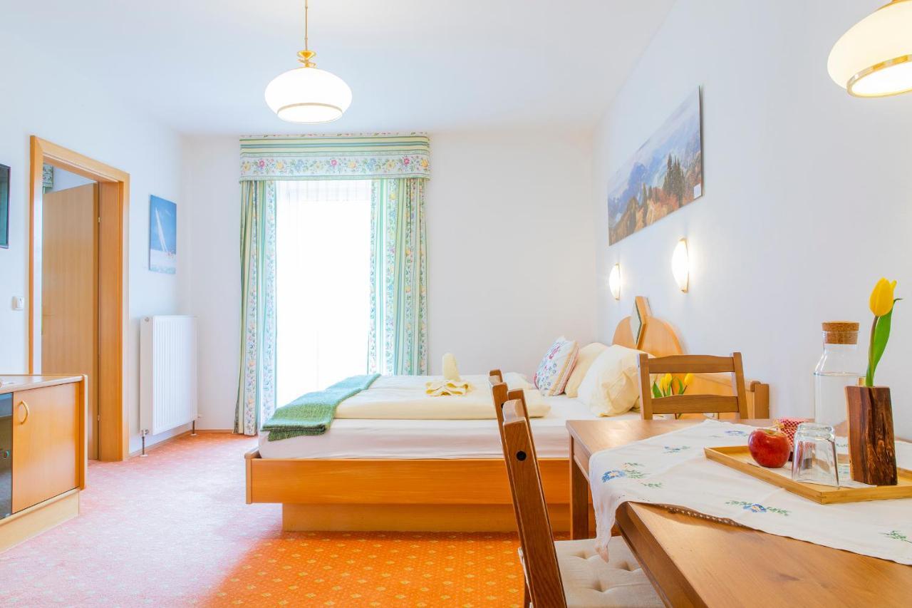 Hotel Garni Weberhausl 施特罗布尔 外观 照片